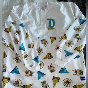 NEW WITHOUT TAGS NEVER WORN! Disney spirit jersey! Size medium! Disneyland